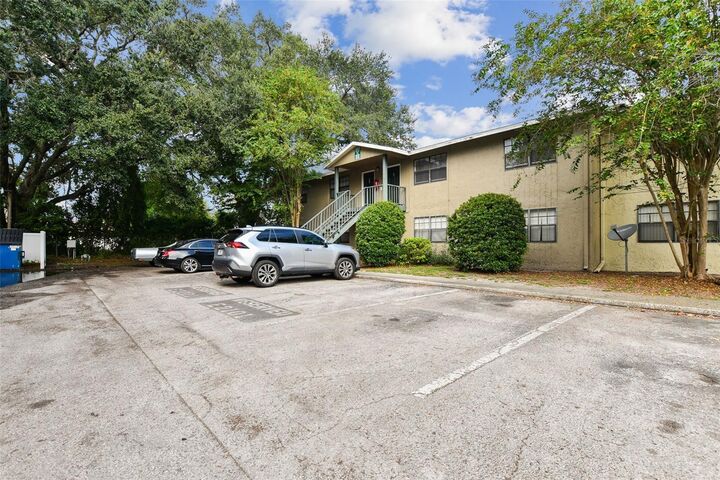 Property Photo:  202 Pine Tulip Court 101  FL 33612 