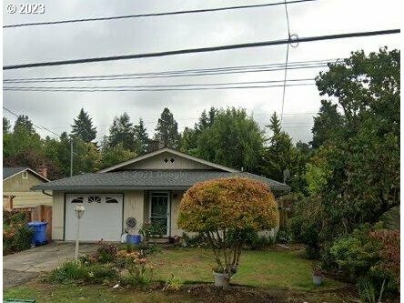 Property Photo:  14130 SE Lee Ave  OR 97267 