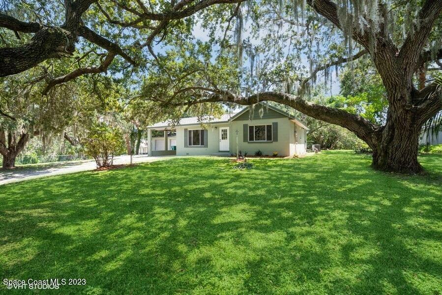 621 Magnolia Avenue  Melbourne FL 32935 photo