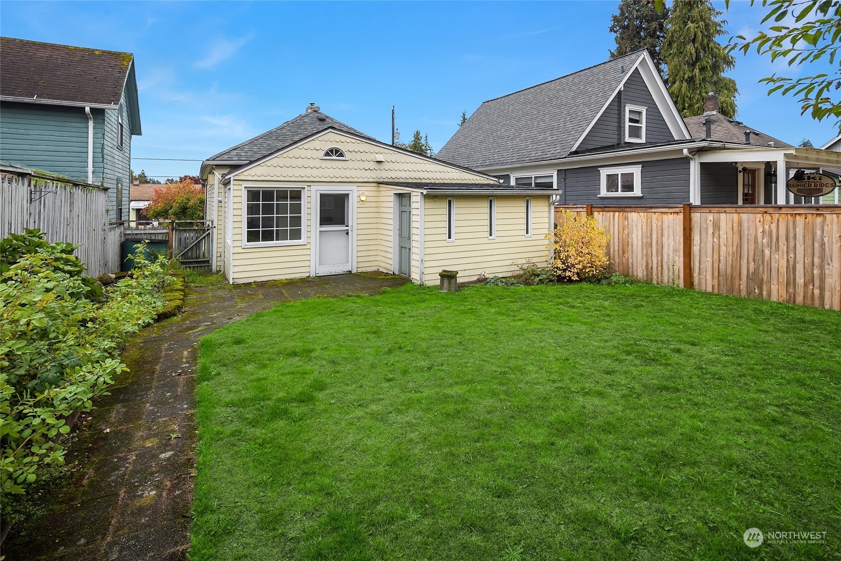 Property Photo:  742 N 71st Street  WA 98103 