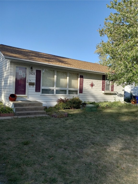 3424 H Avenue NW  Cedar Rapids IA 52405 photo