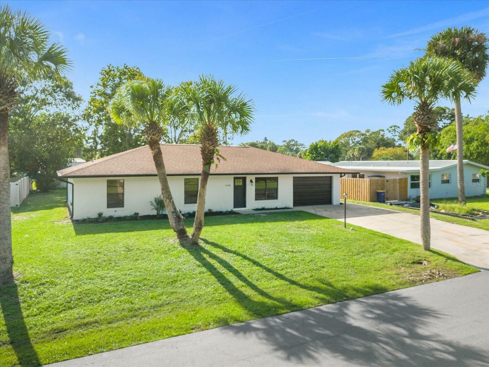 Property Photo:  2608 Royal Palm Drive  FL 32141 