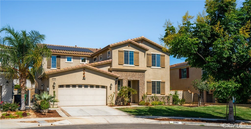 Property Photo:  13382 Los Robles Court  CA 92880 