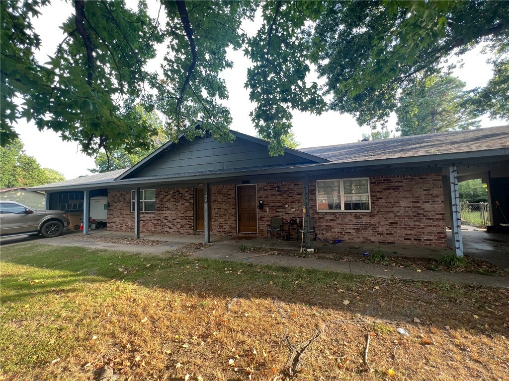 Property Photo:  2027 McRay Avenue  AR 72762 