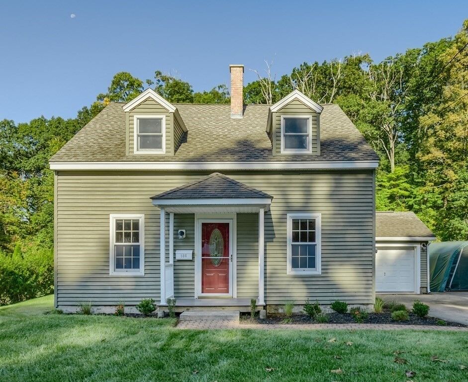Property Photo:  186 Central St  MA 01501 
