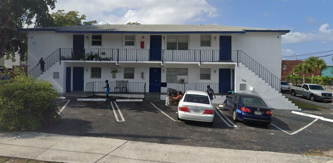 Property Photo:  705 11th Street 2  FL 33401 