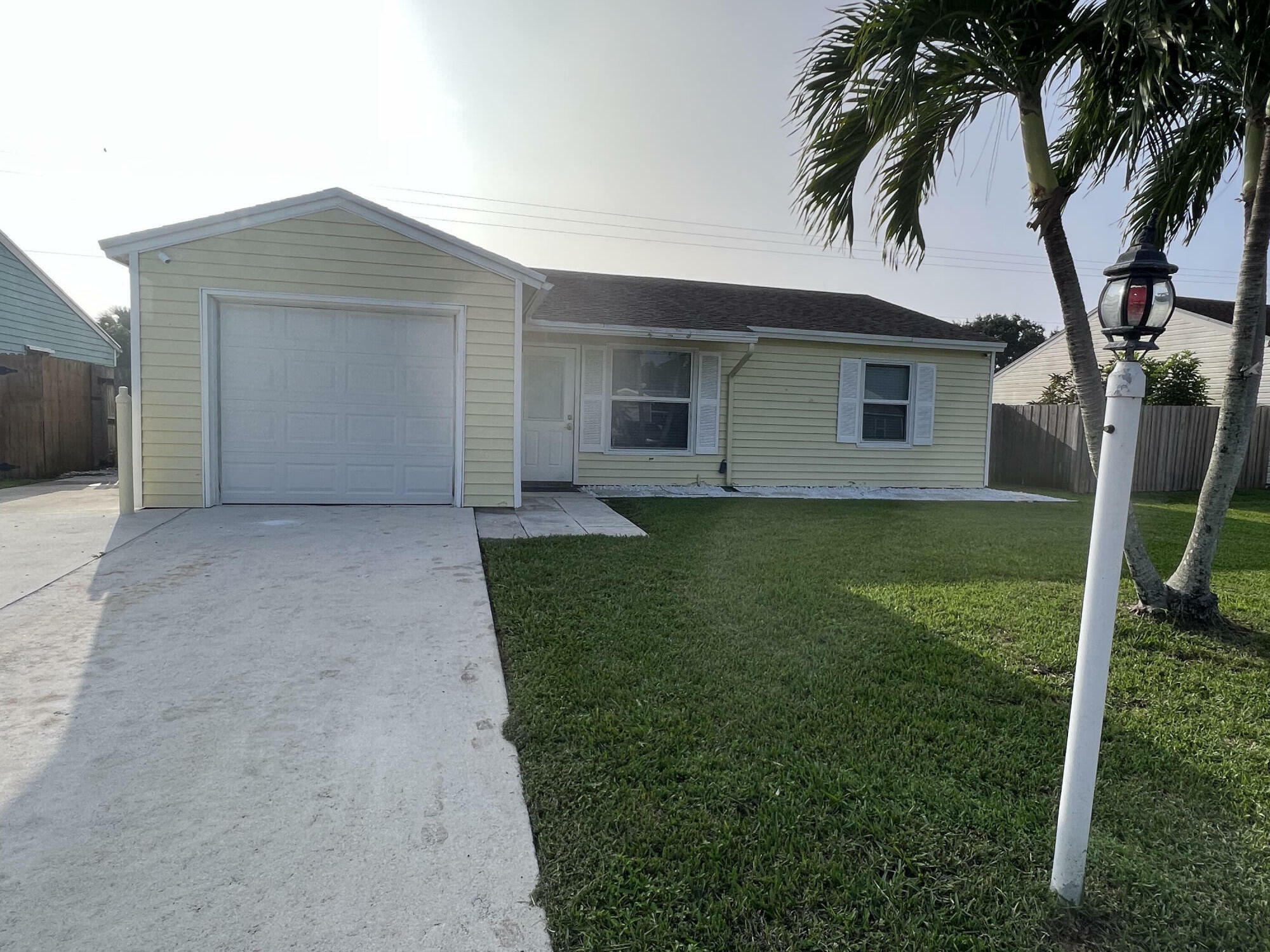 Property Photo:  5282 Canal Circle W  FL 33467 