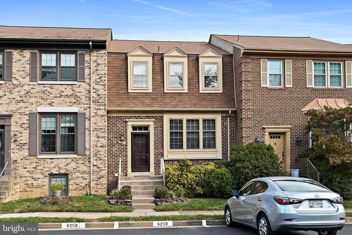 2885 Kelly Square  Vienna VA 22181 photo