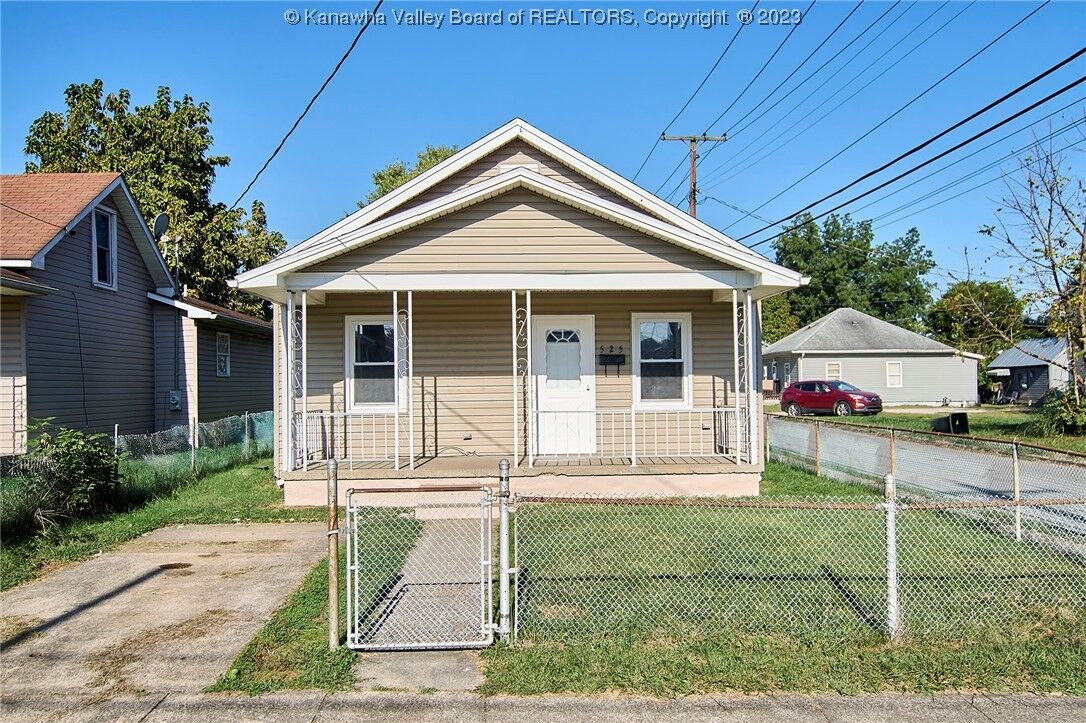 Property Photo: 525 17th Street WV 25064