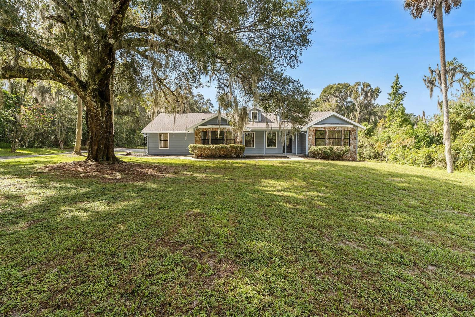 Property Photo: 6820 Tuscawilla Drive FL 34748