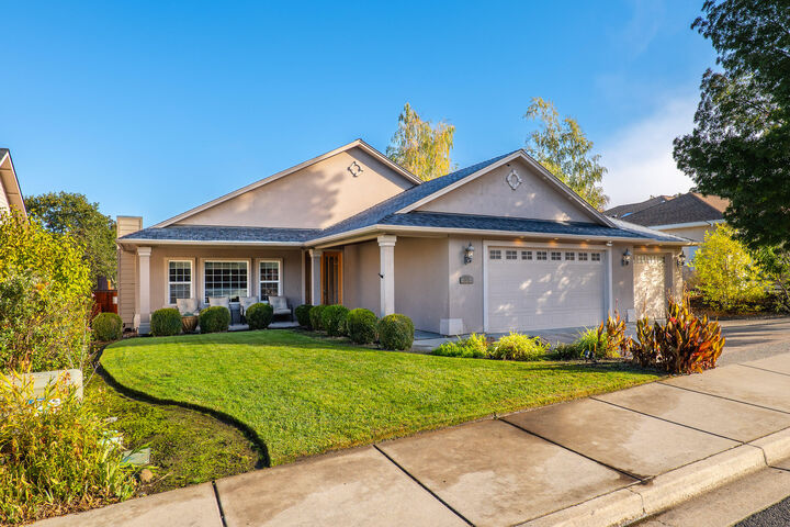 1231 Poppy Ridge Drive  Eagle Point OR 97524 photo