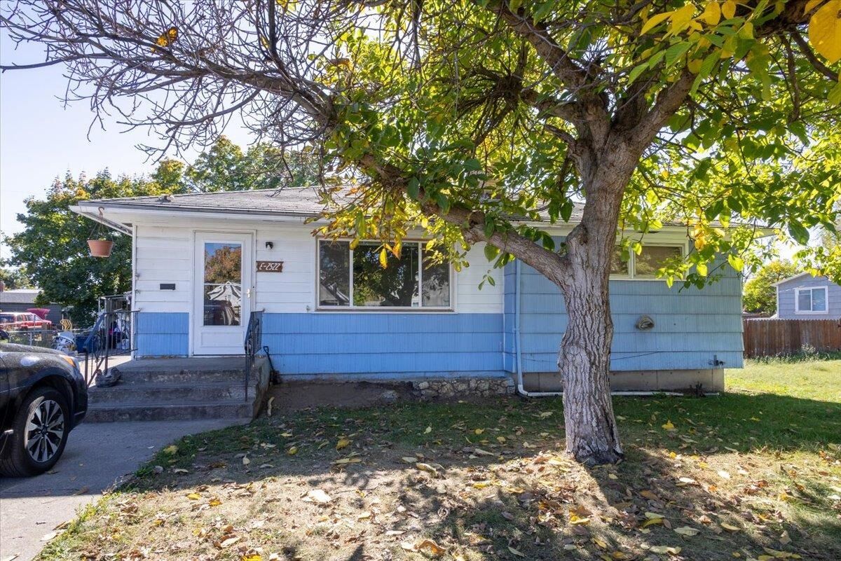 Property Photo: 2522 E Rowan Ave WA 99207