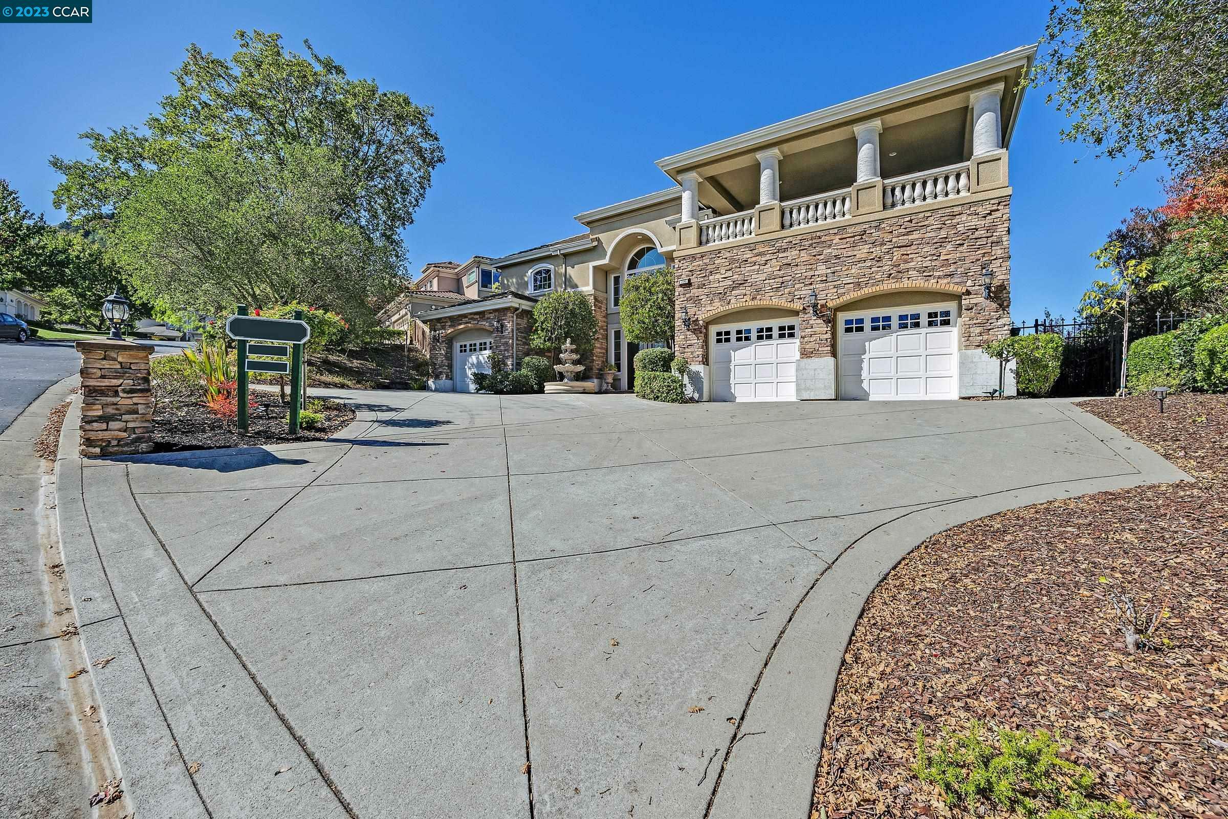 Property Photo: 700 Ardleigh Ct CA 94583