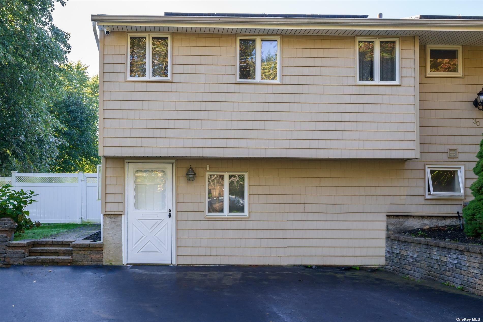 Property Photo:  30 Yeoman Drive  NY 11731 