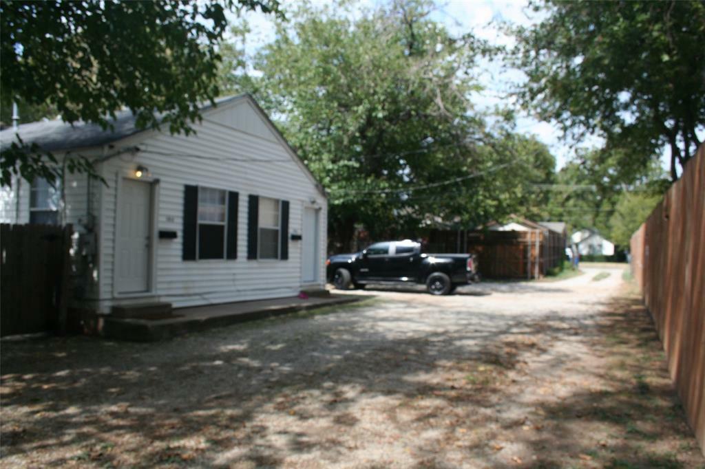 Property Photo:  410B W College Street  TX 75057 