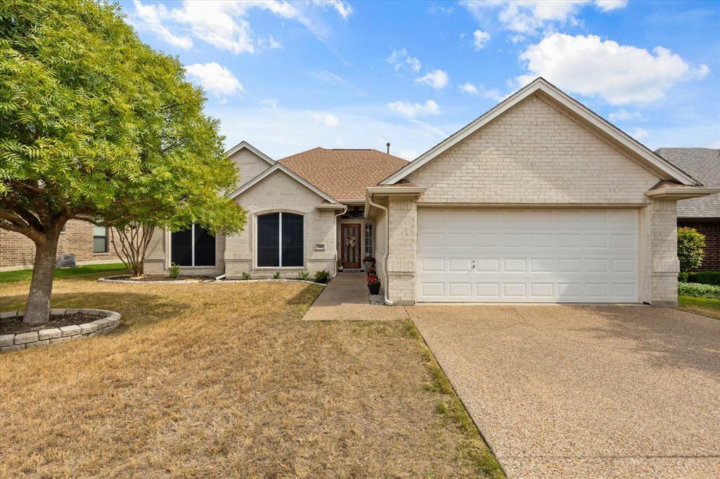 Property Photo: 7405 Trinity Ranch Road TX 76126