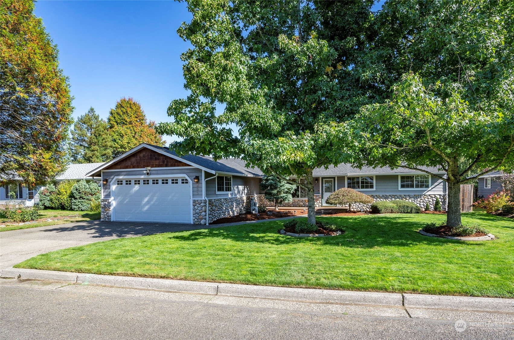 Property Photo:  823 18th Street SW  WA 98371 