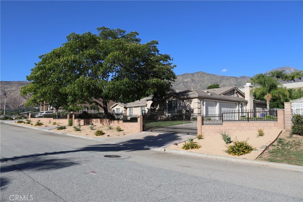 Property Photo:  10927 Deer Valley Road  CA 92399 