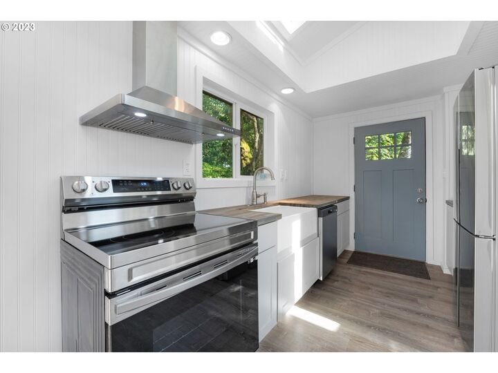 House for sale in Cannon Beach 572 Old Cannon Beach Rd, Cannon Beach