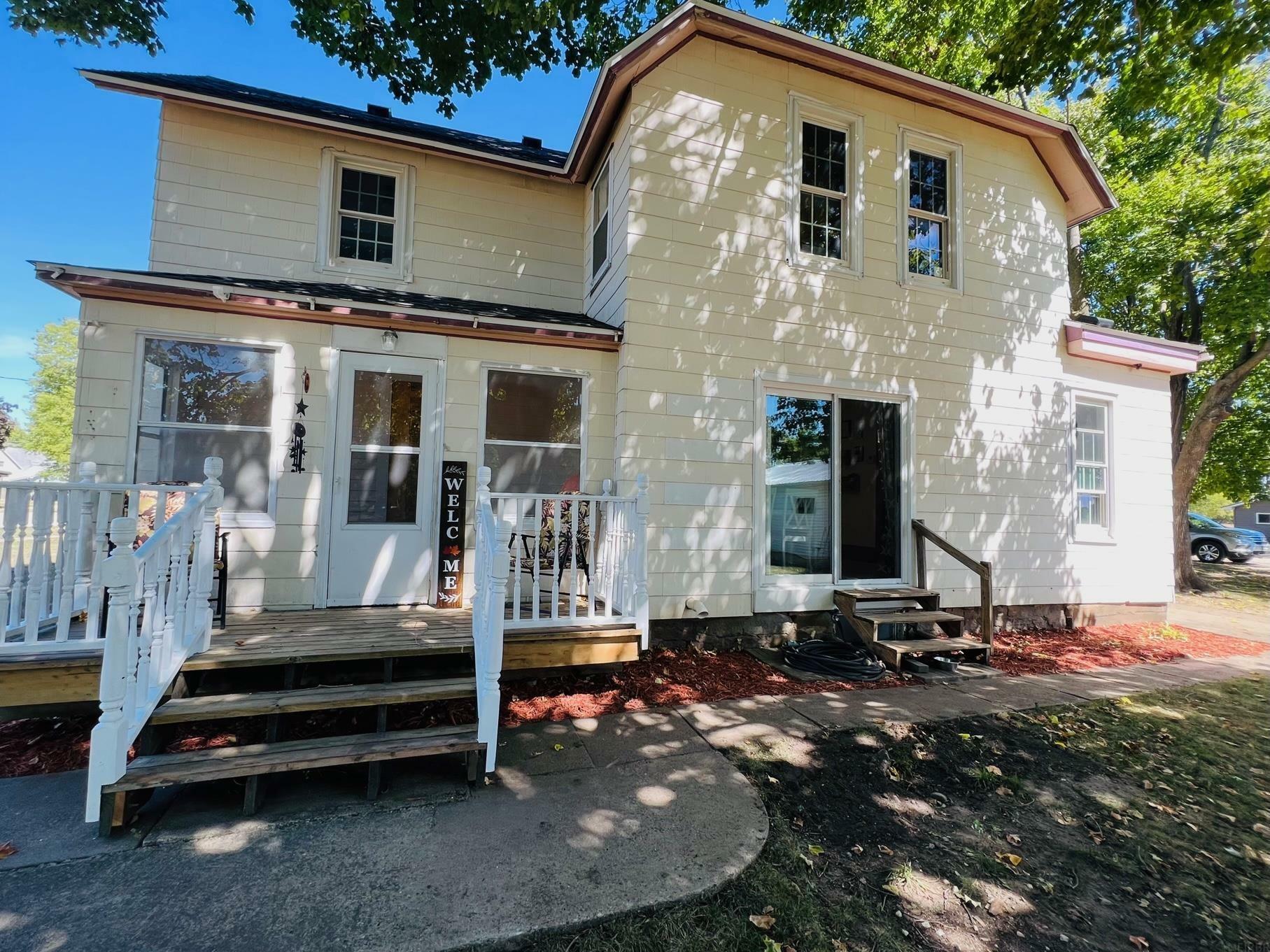 Property Photo:  620 Center Street  IA 50666 