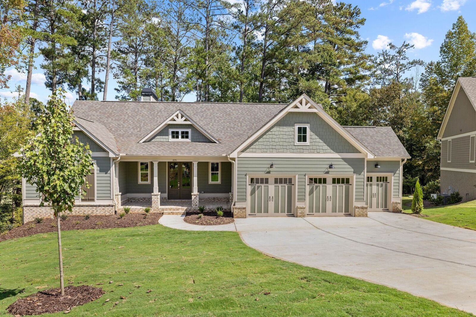 Property Photo: 1051 Mid-Mashie Way GA 30642