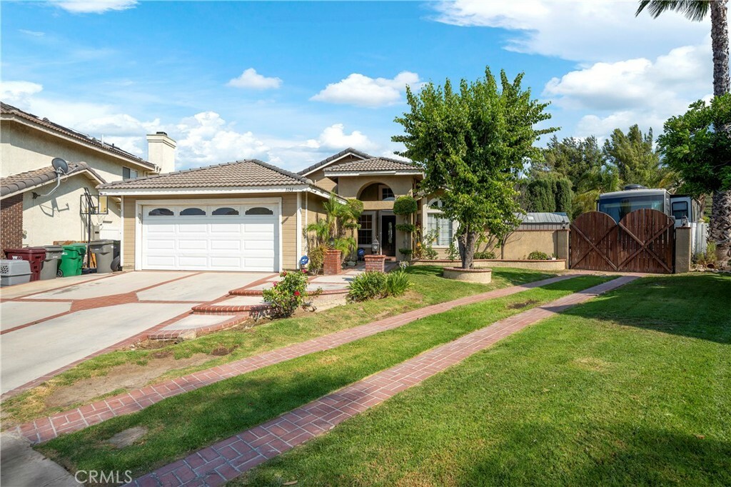 Property Photo:  1131 Viewcrest Court  CA 92882 