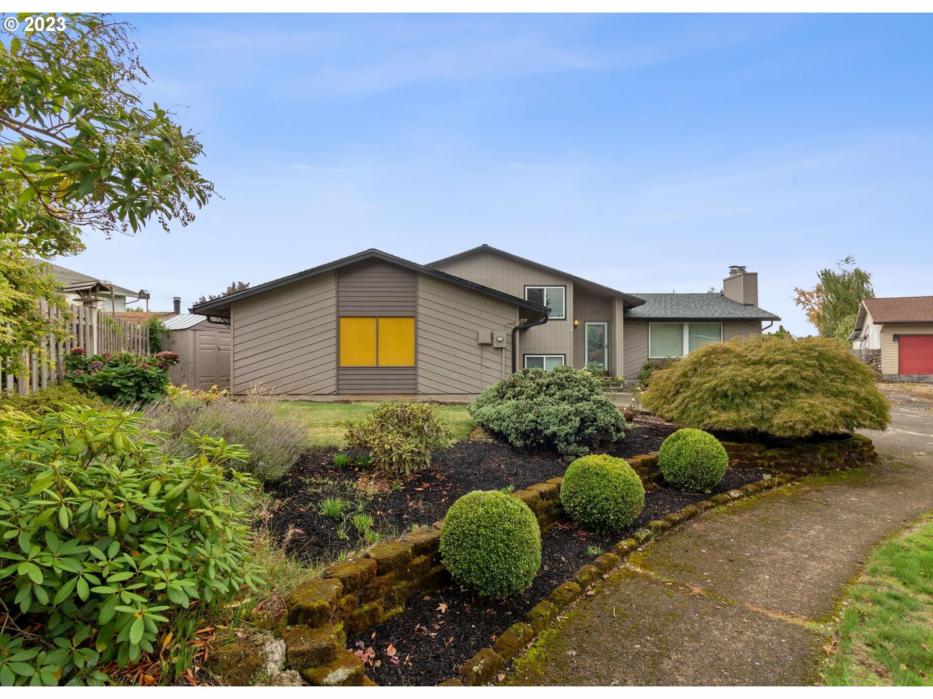 Property Photo: 1535 NW Willowbrook Ct OR 97030