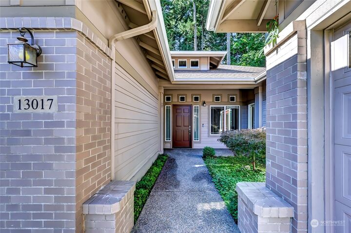 Property Photo:  13017 Sun Break Way NE  WA 98053 