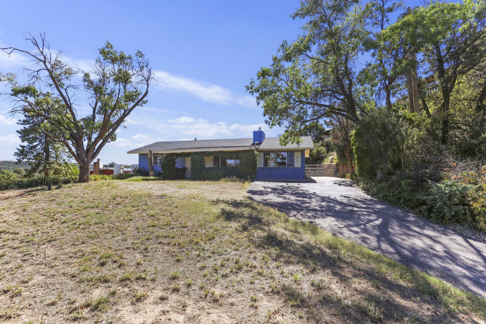 Property Photo:  303 W Summit Street  AZ 85541 