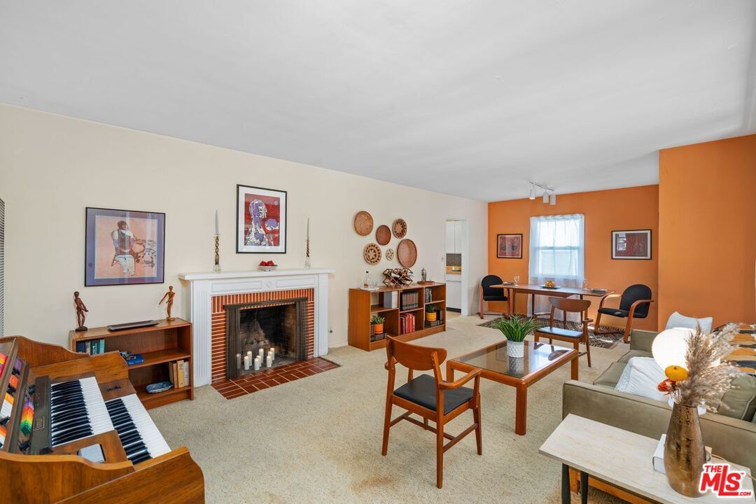 Property Photo:  2937   Urban Ave  CA 90404 