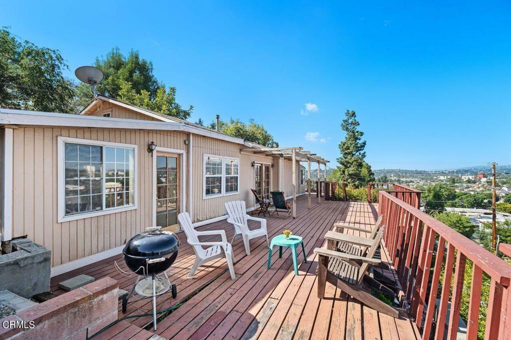 Property Photo: 2553 Crestmoore Place CA 90065