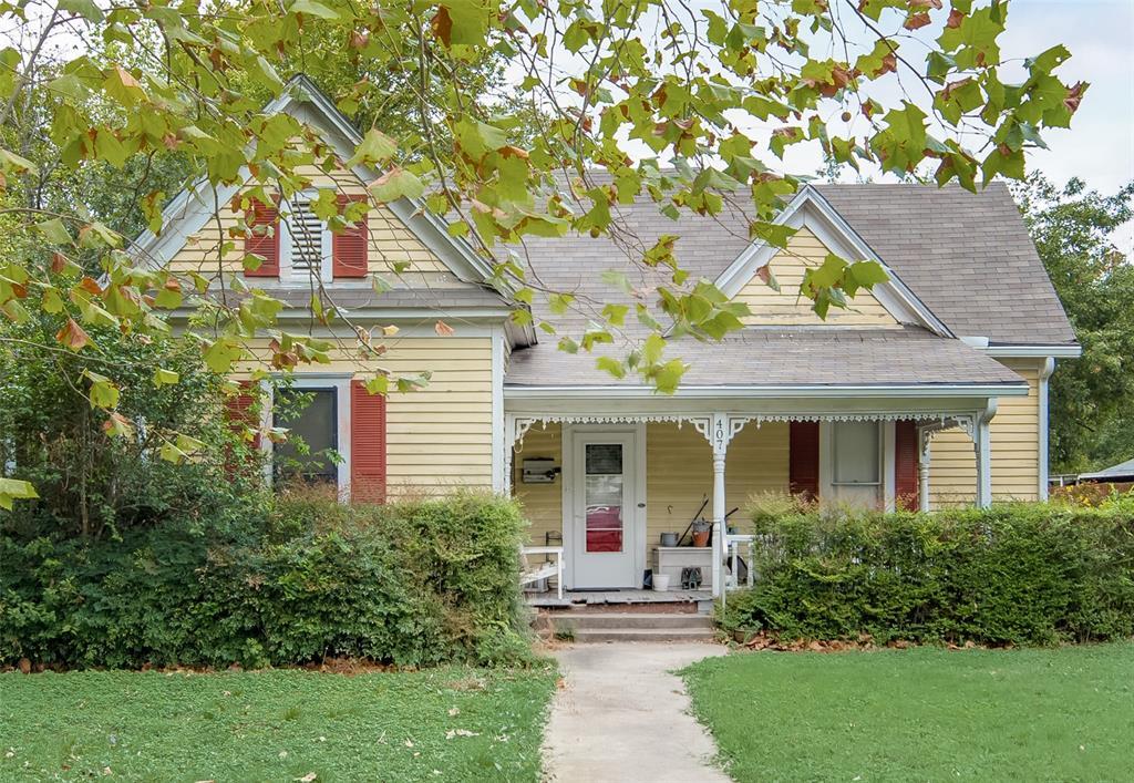 Property Photo: 407 Brown Street TX 75165