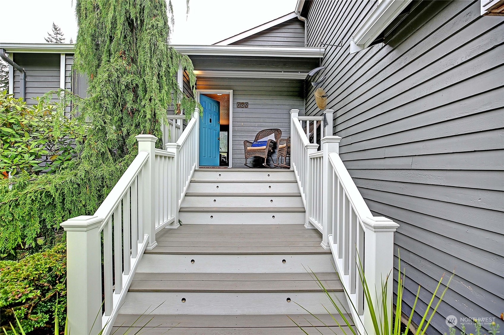 Property Photo:  609 Washington Court SW  WA 98275 