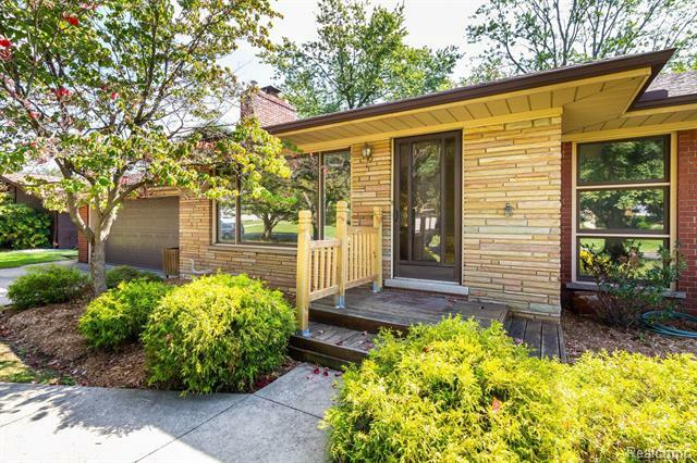 Property Photo:  20692 Canal Drive  MI 48138 