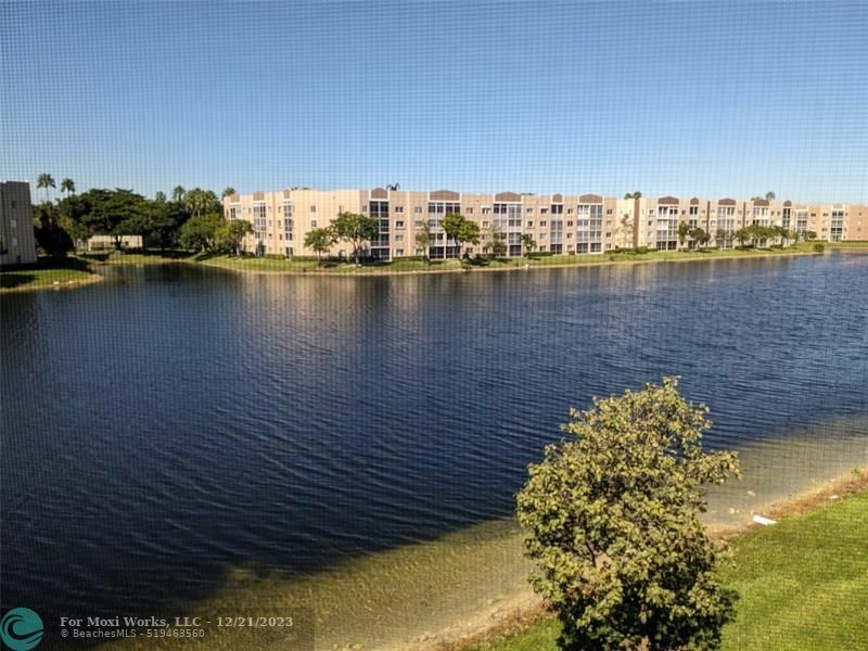 Property Photo:  7561 Granville Dr 7561  FL 33321 