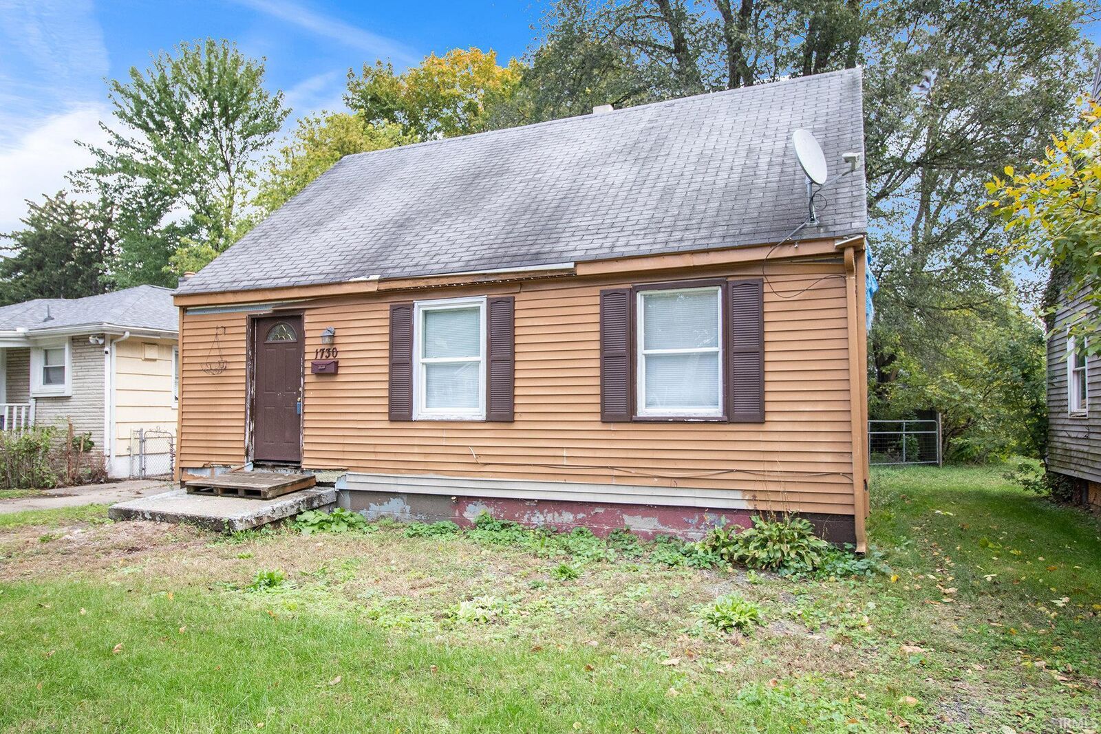 Property Photo: 1730 N Brookfield Street IN 46628-3219