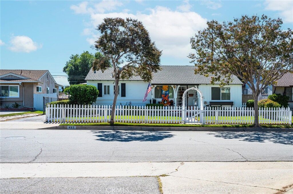 Property Photo:  462 E School Street  CA 91723 