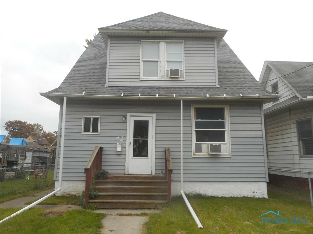 Property Photo:  42 Stratton Street  OH 43605 