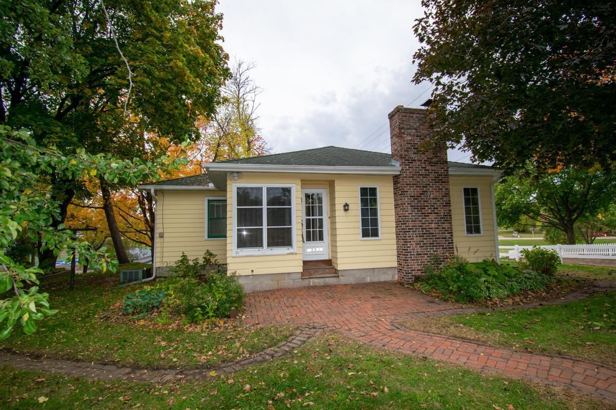 Property Photo:  220 10th Street W  MN 55033 