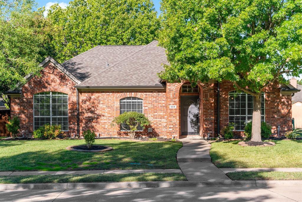 Property Photo: 604 Easton Lane TX 75002