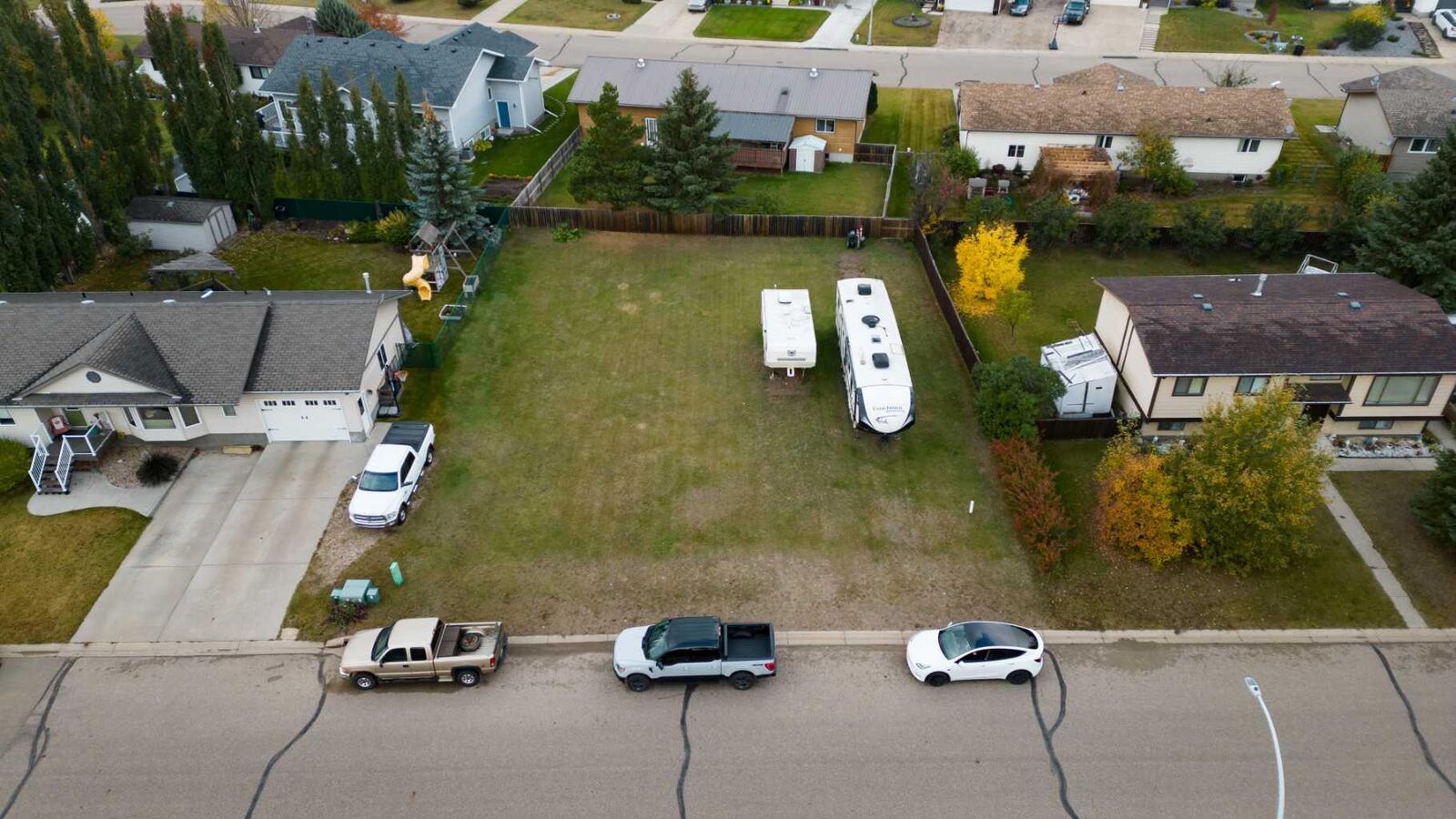 Property Photo: 18 Mackenzie Drive AB T0B 4C0