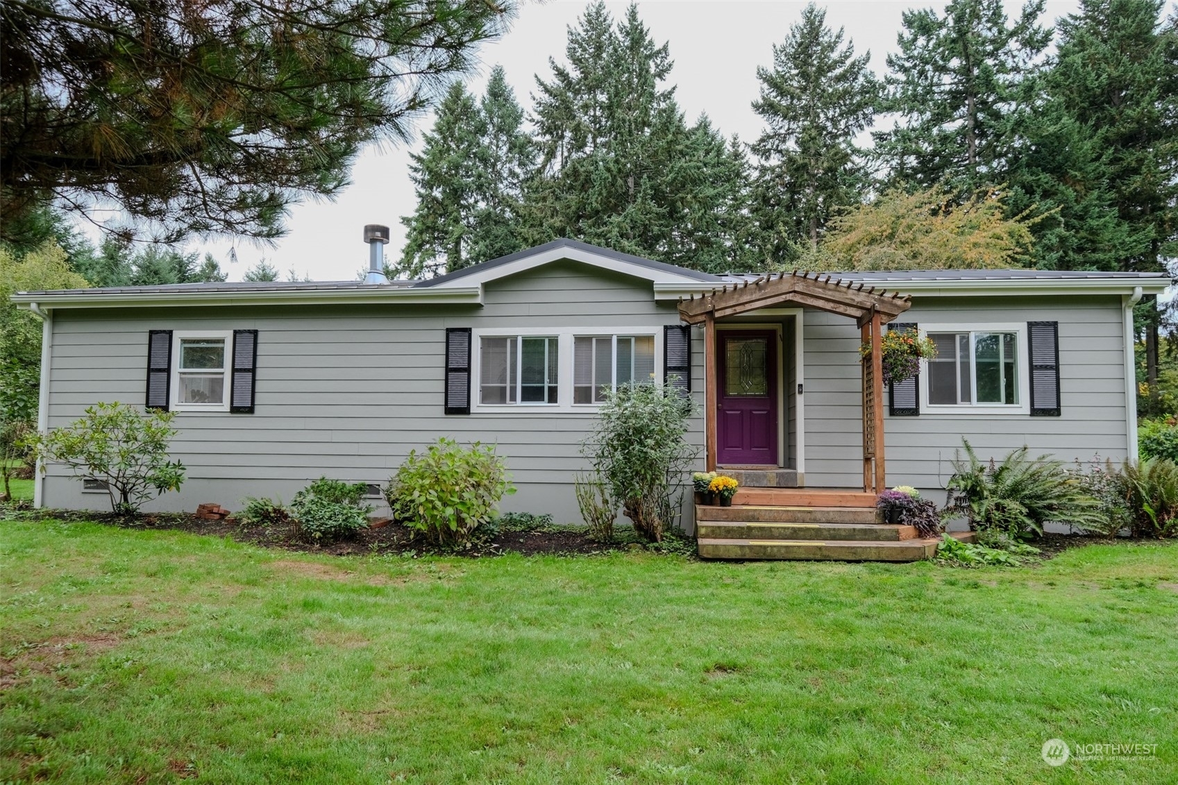 Property Photo:  9807 SW 216th Street  WA 98070 