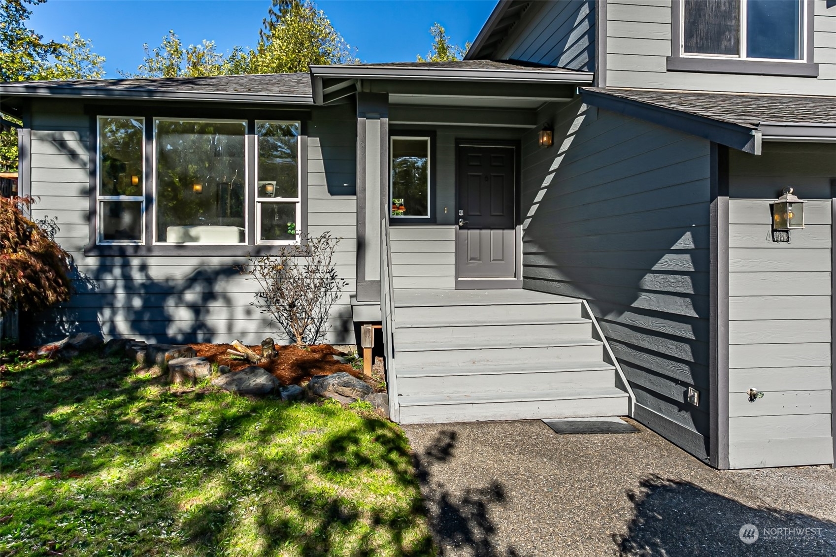 Property Photo:  409 Saratoga Street  WA 98252 