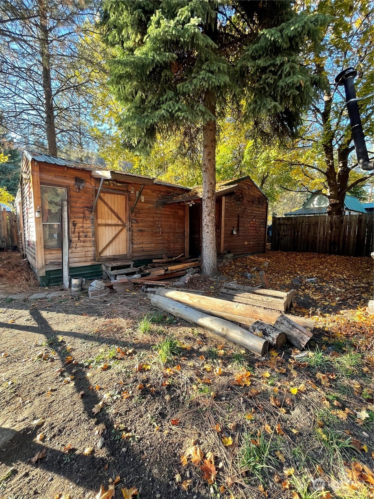 Property Photo:  405 A Ave N  WA 98819 