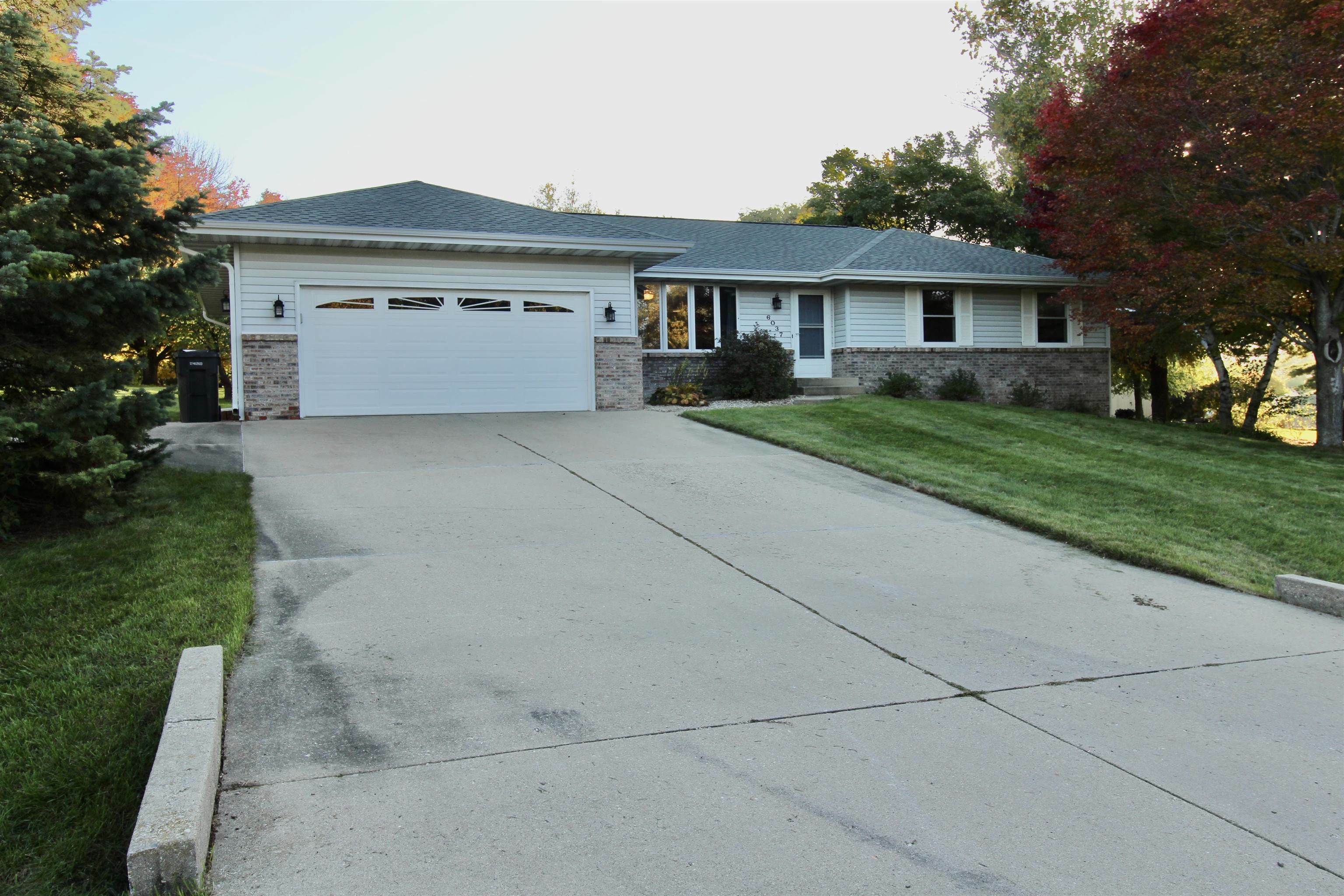 Property Photo:  6037 Banbridge Drive  IL 61073 