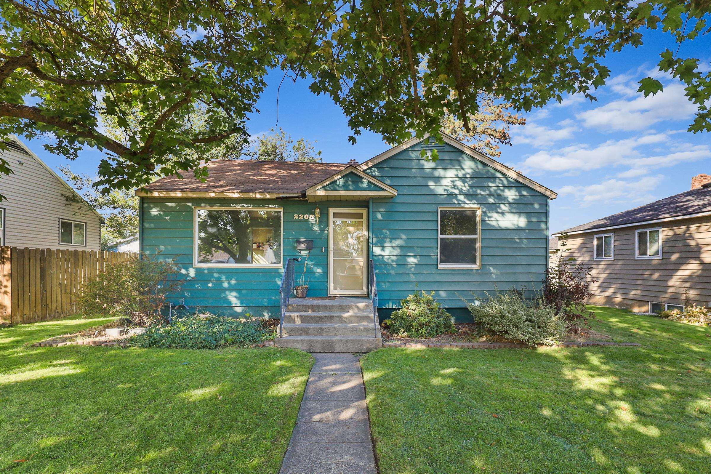 Property Photo:  2208 W Crown Ave  WA 99205 