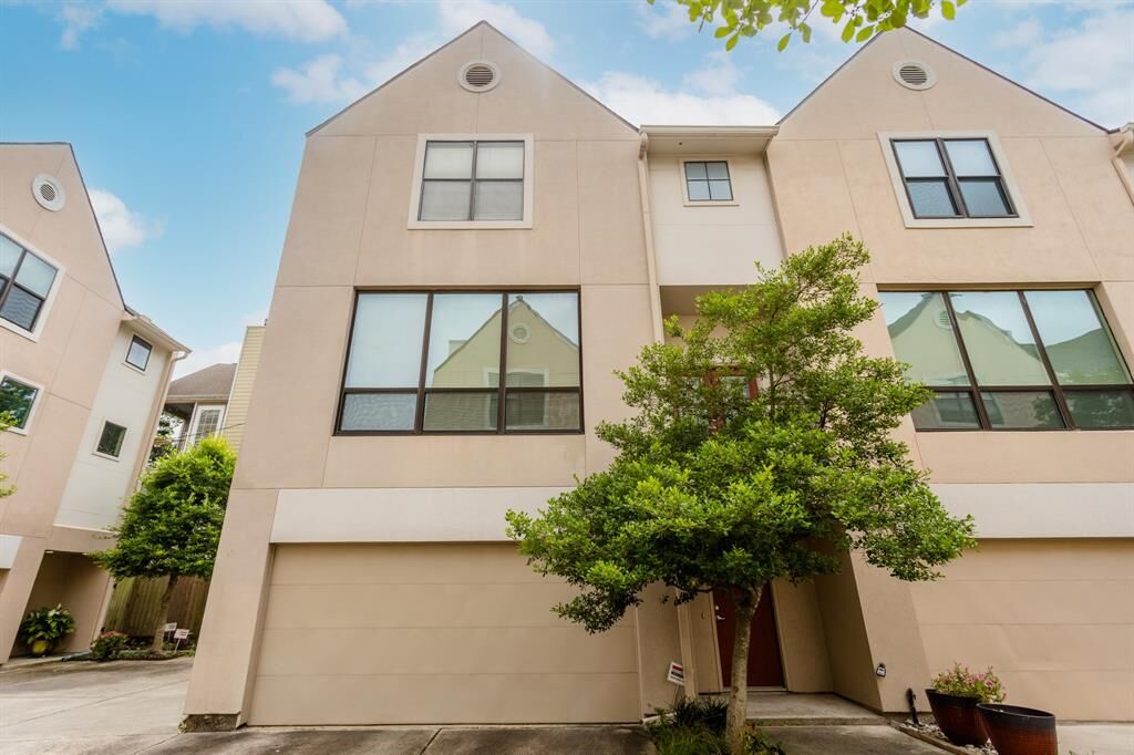 Property Photo:  939 Colorado Street 4  TX 77007 