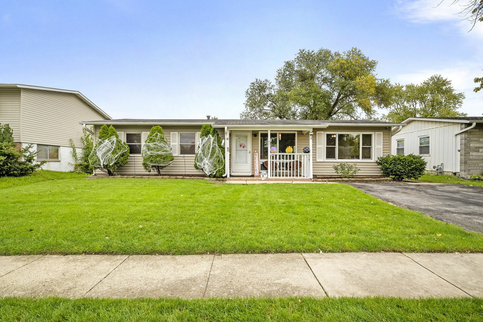 Property Photo:  421 Glen Avenue  IL 60446 