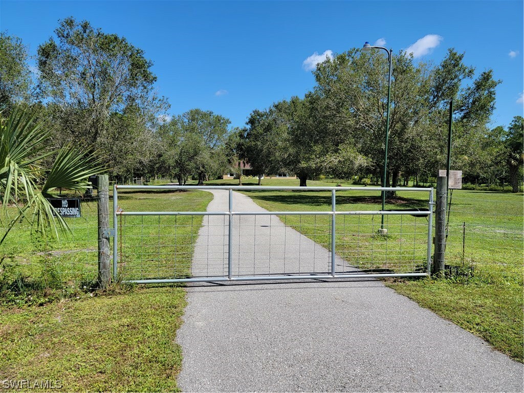 Property Photo: 3665 72nd Avenue NE FL 34120