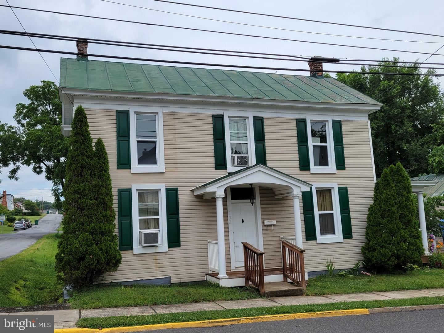 Property Photo:  122 Mechanic Street  VA 22835 